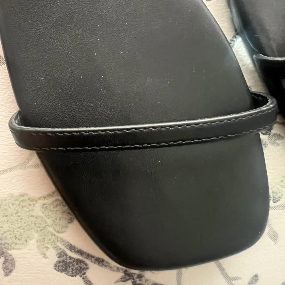 GAP Women's Black Sandals VEGAN LEATHER - Picture 5 of 5